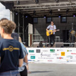 Gårdfest d. 09-08-2025: Fotograf Anita Ósk Hilmarsdóttir Fastrup og Kim Fastrup taselvfoto.dk