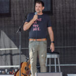 Gårdfest d. 09-08-2025: Fotograf Anita Ósk Hilmarsdóttir Fastrup og Kim Fastrup taselvfoto.dk