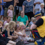 Gårdfest d. 09-08-2025: Fotograf Anita Ósk Hilmarsdóttir Fastrup og Kim Fastrup taselvfoto.dk