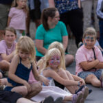 Gårdfest d. 09-08-2025: Fotograf Anita Ósk Hilmarsdóttir Fastrup og Kim Fastrup taselvfoto.dk