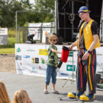 Gårdfest d. 09-08-2025: Fotograf Anita Ósk Hilmarsdóttir Fastrup og Kim Fastrup taselvfoto.dk