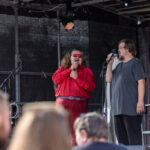 Gårdfest d. 09-08-2025: Fotograf Anita Ósk Hilmarsdóttir Fastrup og Kim Fastrup taselvfoto.dk