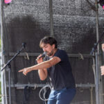 Gårdfest d. 09-08-2025: Fotograf Anita Ósk Hilmarsdóttir Fastrup og Kim Fastrup taselvfoto.dk