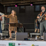 Gårdfest d. 09-08-2025: Fotograf Anita Ósk Hilmarsdóttir Fastrup og Kim Fastrup taselvfoto.dk