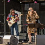 Gårdfest d. 09-08-2025: Fotograf Anita Ósk Hilmarsdóttir Fastrup og Kim Fastrup taselvfoto.dk