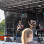 Gårdfest d. 09-08-2025: Fotograf Anita Ósk Hilmarsdóttir Fastrup og Kim Fastrup taselvfoto.dk