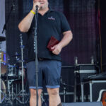 Gårdfest d. 09-08-2025: Fotograf Anita Ósk Hilmarsdóttir Fastrup og Kim Fastrup taselvfoto.dk