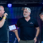 Gårdfest d. 09-08-2025: Fotograf Anita Ósk Hilmarsdóttir Fastrup og Kim Fastrup taselvfoto.dk