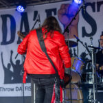 Gårdfest d. 09-08-2025: Fotograf Anita Ósk Hilmarsdóttir Fastrup og Kim Fastrup taselvfoto.dk