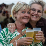 Gårdfest d. 09-08-2025: Fotograf Anita Ósk Hilmarsdóttir Fastrup og Kim Fastrup taselvfoto.dk