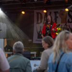 Gårdfest d. 09-08-2025: Fotograf Anita Ósk Hilmarsdóttir Fastrup og Kim Fastrup taselvfoto.dk