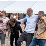 Gårdfest d. 09-08-2025: Fotograf Anita Ósk Hilmarsdóttir Fastrup og Kim Fastrup taselvfoto.dk