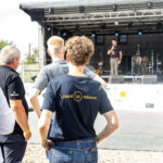 Gårdfest d. 09-08-2025: Fotograf Anita Ósk Hilmarsdóttir Fastrup og Kim Fastrup taselvfoto.dk