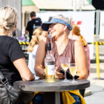 Gårdfest d. 09-08-2025: Fotograf Anita Ósk Hilmarsdóttir Fastrup og Kim Fastrup taselvfoto.dk