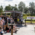 Gårdfest d. 09-08-2025: Fotograf Anita Ósk Hilmarsdóttir Fastrup og Kim Fastrup taselvfoto.dk