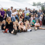 Gårdfest d. 09-08-2025: Fotograf Anita Ósk Hilmarsdóttir Fastrup og Kim Fastrup taselvfoto.dk