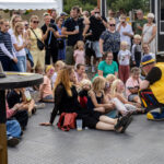 Gårdfest d. 09-08-2025: Fotograf Anita Ósk Hilmarsdóttir Fastrup og Kim Fastrup taselvfoto.dk