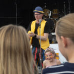 Gårdfest d. 09-08-2025: Fotograf Anita Ósk Hilmarsdóttir Fastrup og Kim Fastrup taselvfoto.dk