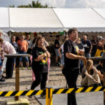 Gårdfest d. 09-08-2025: Fotograf Anita Ósk Hilmarsdóttir Fastrup og Kim Fastrup taselvfoto.dk