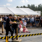 Gårdfest d. 09-08-2025: Fotograf Anita Ósk Hilmarsdóttir Fastrup og Kim Fastrup taselvfoto.dk