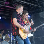 Gårdfest d. 09-08-2025: Fotograf Anita Ósk Hilmarsdóttir Fastrup og Kim Fastrup taselvfoto.dk